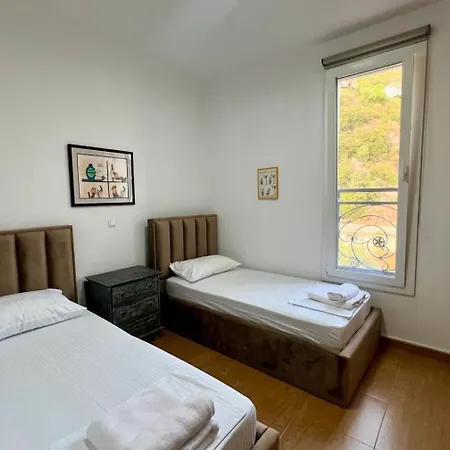 Elezi Piqeras 보르쉬