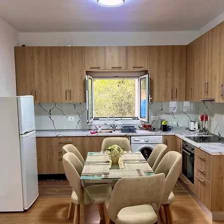 홈스테이 Elezi Piqeras *