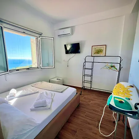 홈스테이 Elezi Piqeras