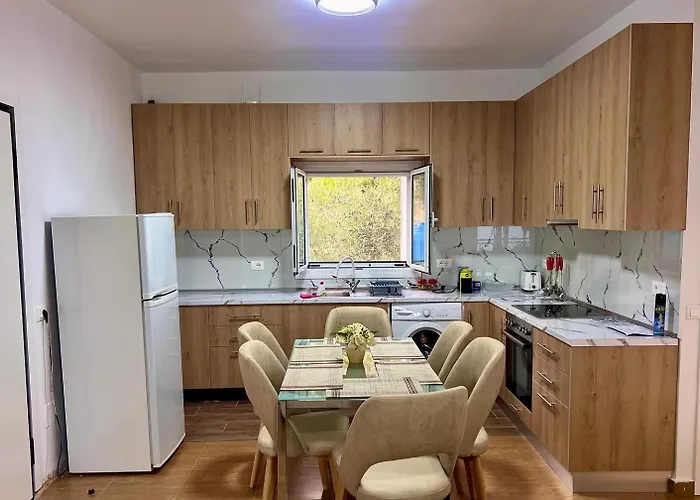 民宿 Elezi Piqeras *