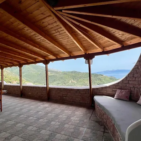 Elezi Piqeras Homestay