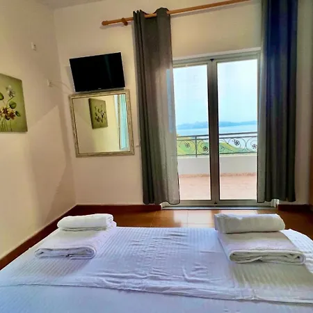 Elezi Piqeras * Borsh