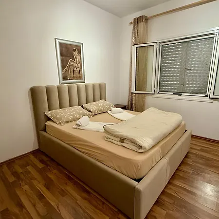 Ubytování v soukromí Elezi Piqeras *