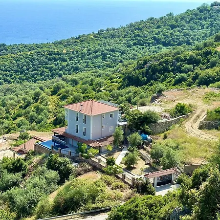 Δωμάτια σε οικογενειακή κατοικία Elezi Piqeras Borsh