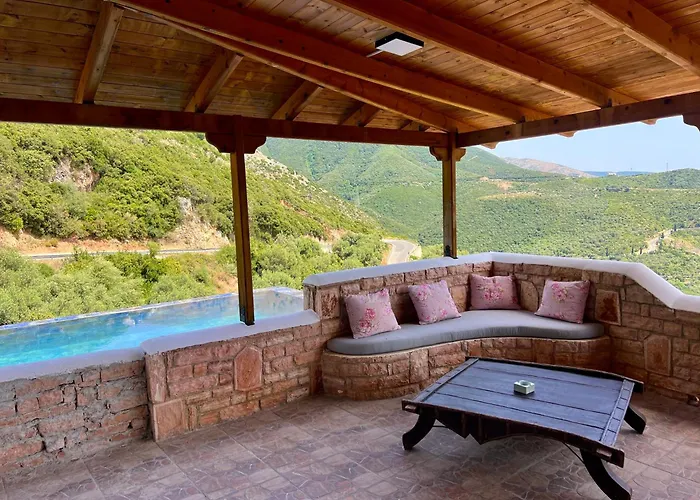 Séjour chez l'habitant Elezi Piqeras *