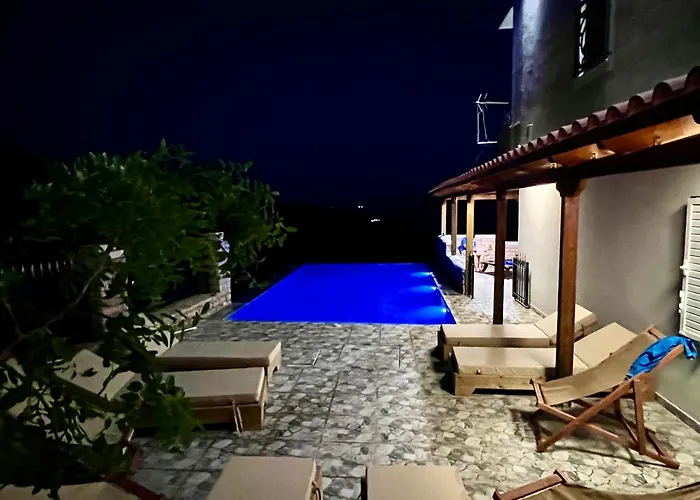 Elezi Piqeras Séjour chez l'habitant Borsh