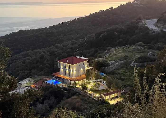 Elezi Piqeras * Borsh