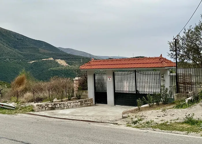 Elezi Piqeras * Borsh