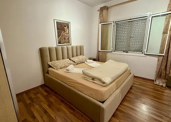 Séjour chez l'habitant Elezi Piqeras *