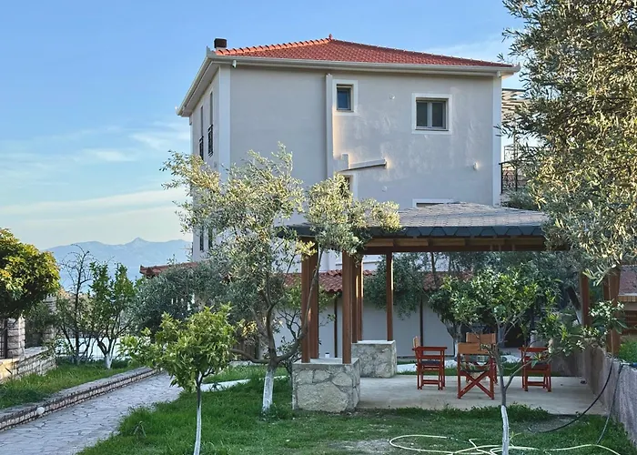 Elezi Piqeras Séjour chez l'habitant Borsh